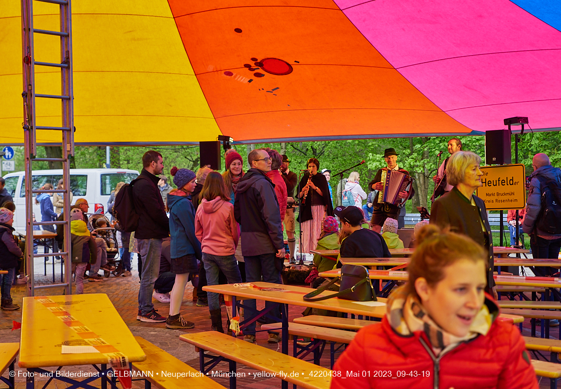 01.05.2023 - Maibaumaufstellung in Berg am Laim